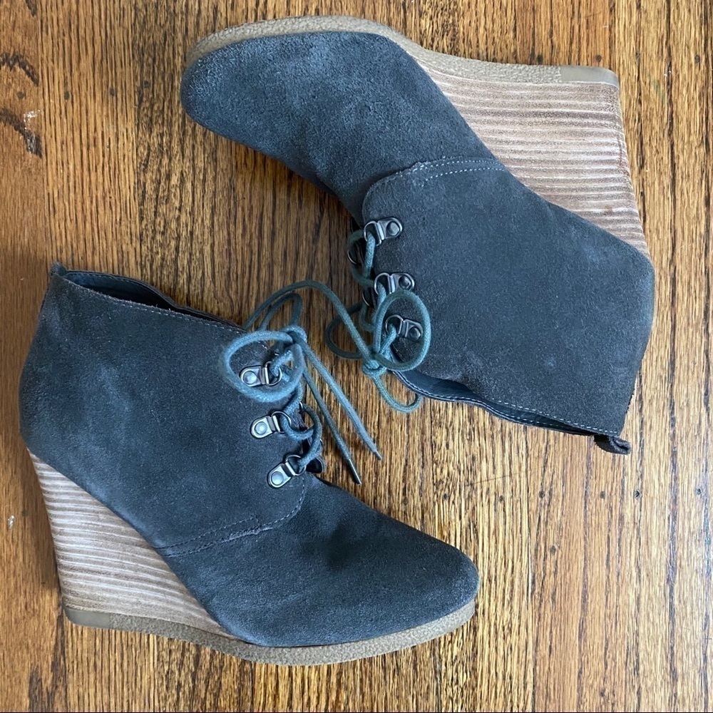 Express suede wedge booties charcoal grey size 8.5